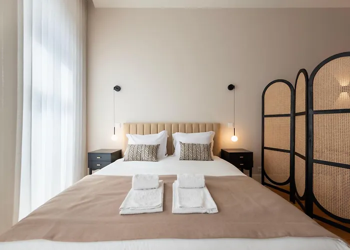 Ando Living - Flores House