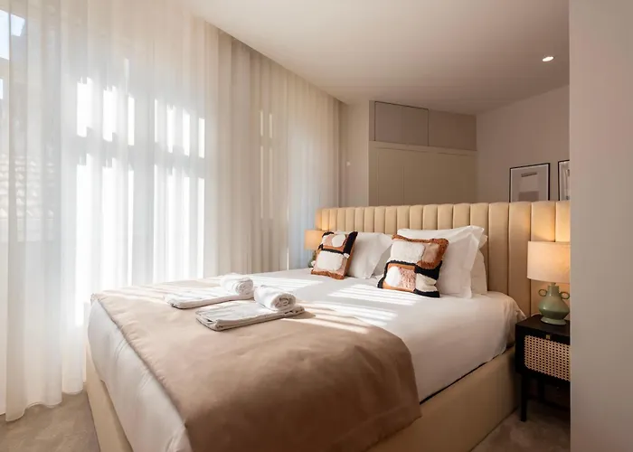 Ando Living - Flores House