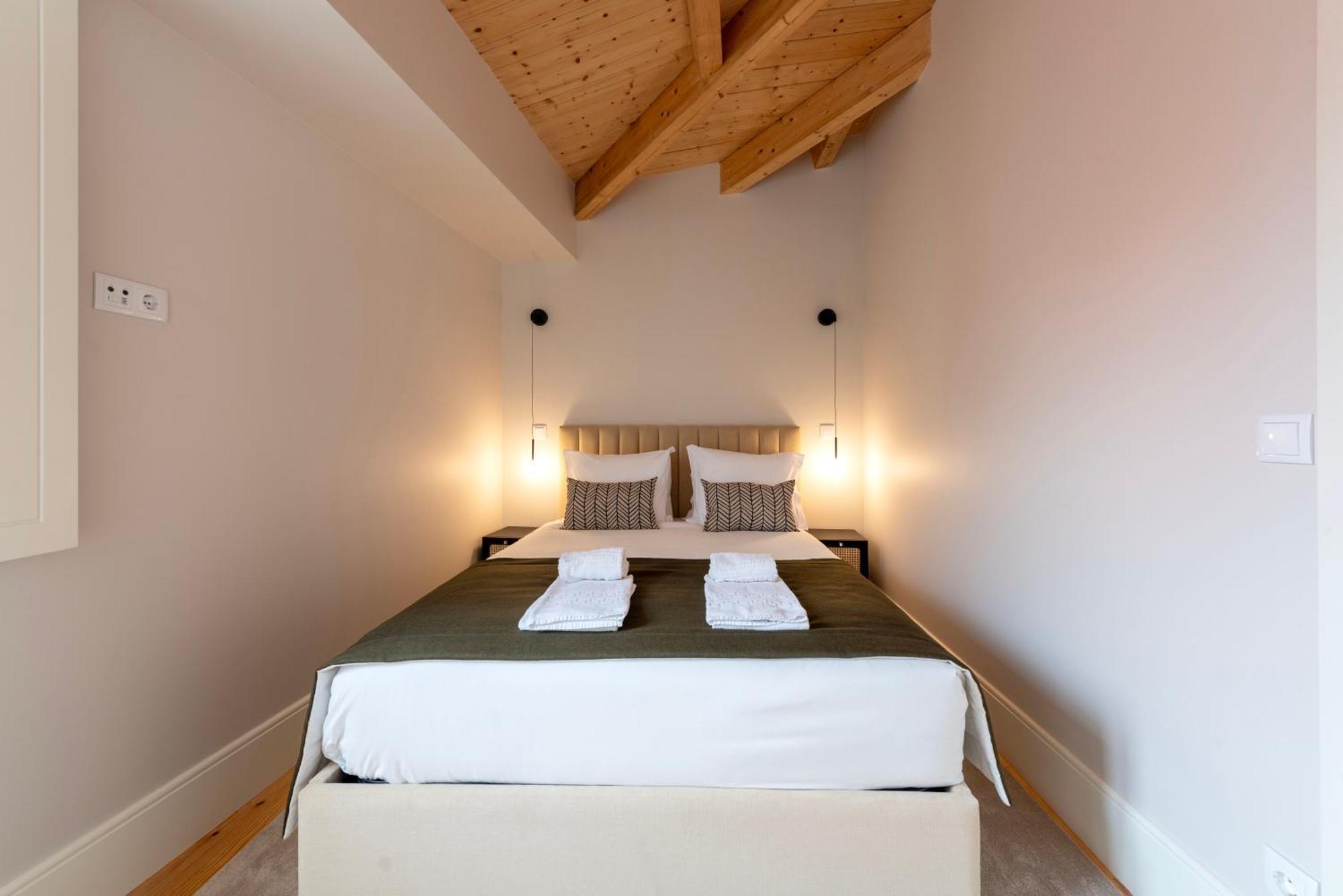 Ando Living - Flores House